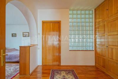 Casă cu 6 camere cu Teren 1170 Mp în Tractorul - 4