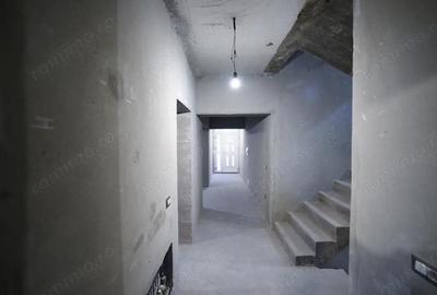 Casă cu 8 camere cu Canalizare în Romanești - 9