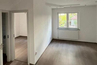 Vand Apartament 2 camere, renovat,Simeria, Str. Fabricii - 1