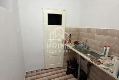 Casă cu 4 camere cu Canalizare în Central - 2