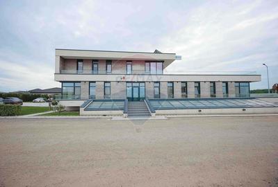 Spațiu comercial, de 447 mp, în Central - 1