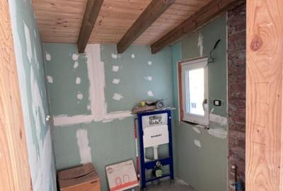 Casă cu 4 camere cu Canalizare în Central - 9