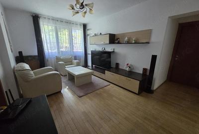 Apartament cu 3 camere decomandat, mobilat în Pajura - 1