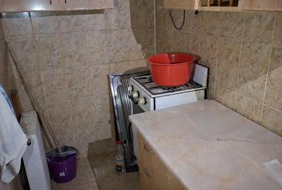 Garsonieră decomandată în Nicolina