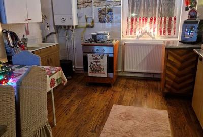 Apartament cu 4 camere decomandat în Petros - 10