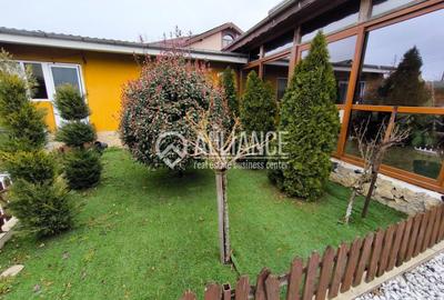 Casă cu 10 camere cu Canalizare în CET - 26