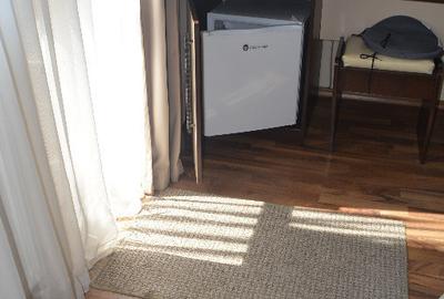 Casă cu 10 camere cu Teren 580 Mp în Central - 3