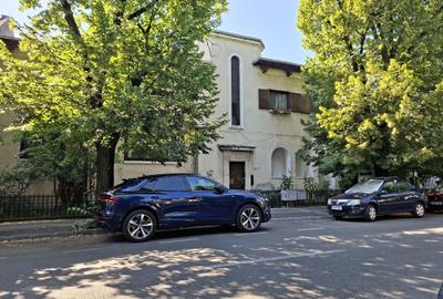 Apartament cu 2 camere decomandat în Cotroceni