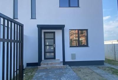 Duplex cu 3 camere în Războieni