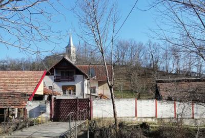 Casă cu 4 camere în Cetea