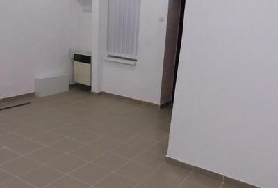 Spațiu comercial, de 25 mp, în Central - 3