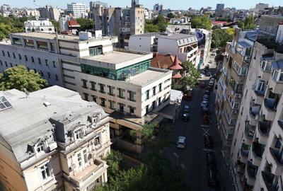 Birou, de 4,215 mp, în Romană - 3