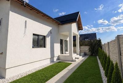 Casă cu 3 camere în Central