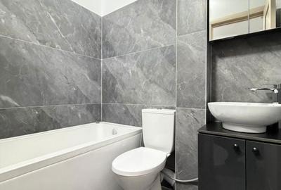 Garsonieră în Titan - 2