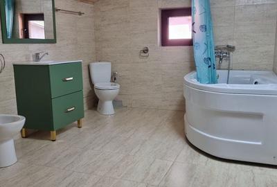Casă cu 5 camere cu Teren 377 Mp în Central