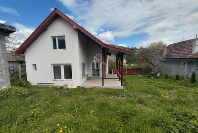 Casă individuală cu 4 camere cu Canalizare în Unirii - 1