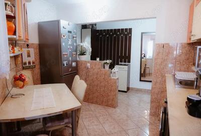 Apartament cu 3 camere semidecomandat în Micro 16 - 3