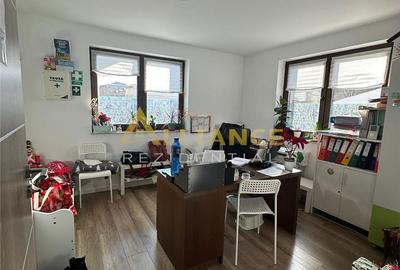 Casă cu 8 camere cu Teren 300 Mp în Central - 12