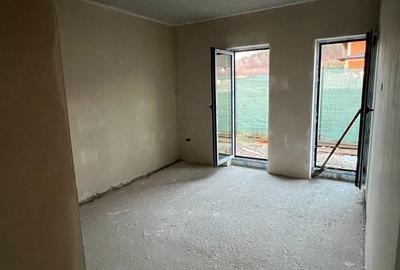 Casă cu 3 camere în Mioveni - 2