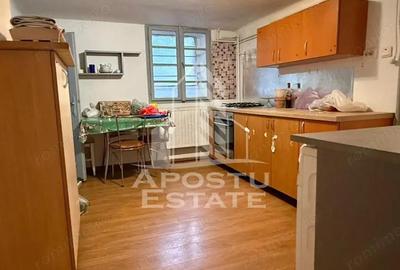 Apartament cu 2 camere semidecomandat în Complex Studențesc