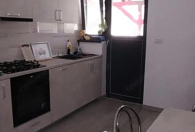 Casă cu 3 camere în Central