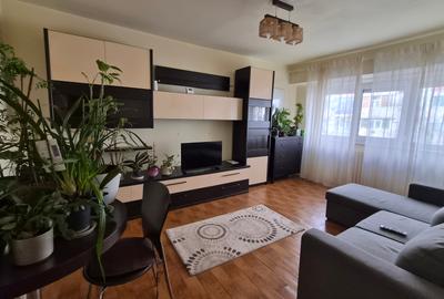 Apartament cu 3 camere decomandat, mobilat în Boema