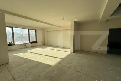 Casă cu 7 camere cu Teren 3000 Mp în Central