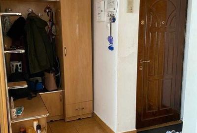 Apartament cu 3 camere semidecomandat în Central - 1