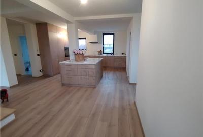 Duplex cu 6 camere cu Canalizare în Moșnița Nouă - 1