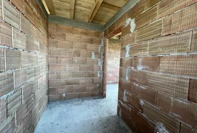 Casă cu 4 camere cu Teren 555 Mp în Cetate - 11