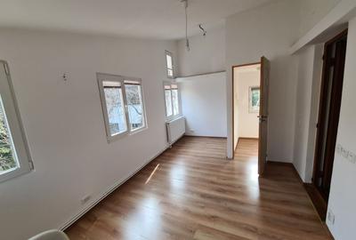 Casă individuală cu 4 camere cu Canalizare în Băneasa - 8