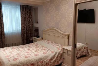 Apartament cu 2 camere decomandat în Tei