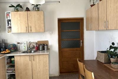 Casă cu 2 camere cu Teren 2500 Mp în Central - 6