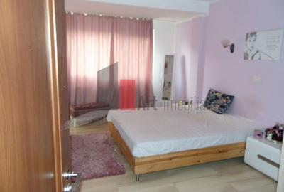 Casă individuală cu 7 camere cu Canalizare în Fundeni - 3