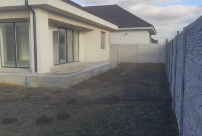 Casă cu 4 camere în Păulești - 6