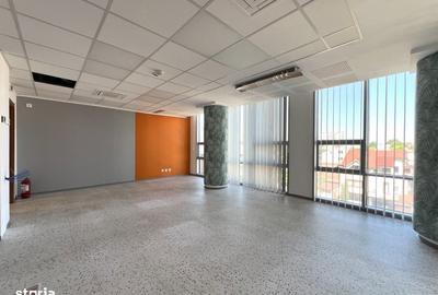 Spațiu comercial, de 350 mp, în Central - 8