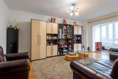 Apartament spatios 3 camere, Centrul Civic, decomandat, confort si accesibilitat - 1