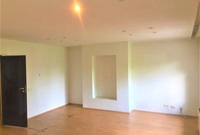 Casă cu 4 camere cu Canalizare în Străulești - 6