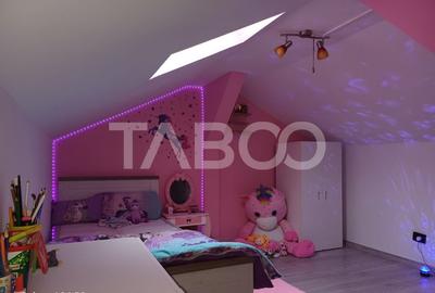 Apartament cu 3 camere decomandat, mobilat în Vasile Aaron - 8