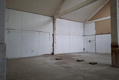 Spațiu industrial, în Titan