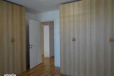 Apartament cu 3 camere, mobilat în Decebal