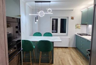 Apartament cu 3 camere decomandat în Central