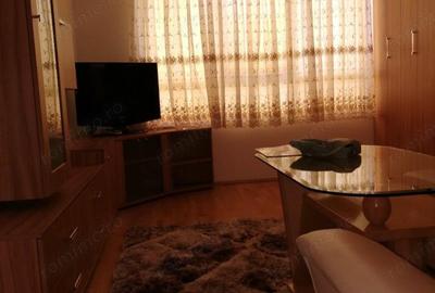 Apartament cu 2 camere în P-ța Universității