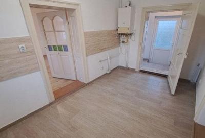 Casă individuală cu 3 camere cu Canalizare în Central - 3