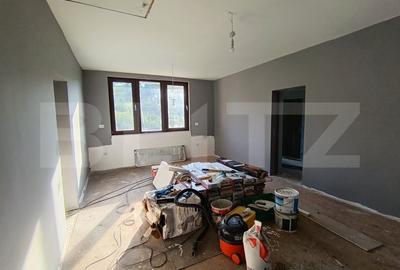 Casa cu 2 camere si living cu o gradina generoasa in suprafata de 4300 mp - 9