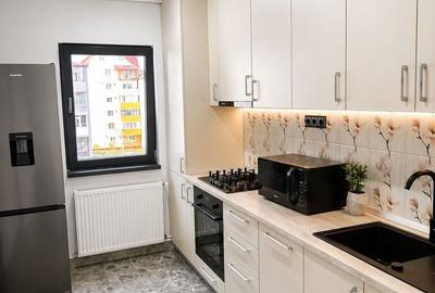 Apartament cu 3 camere decomandat în Valea Aurie