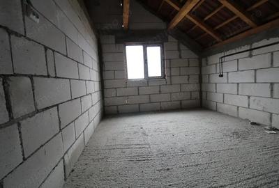 Casă cu 6 camere cu Teren 1002 Mp în Albeni - 9