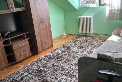 De vanzare apartament cu 2 camere, mansarda cladire in asociatie, etaj 3, zona parc, P-ta Crucii - 1