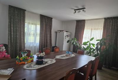 Casă cu 4 camere în Buhoci - 2