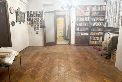 Caderea Bastiliei, apt. 2 camere, etaj 1, balcon,50mp, pe lista de U 3 - 5